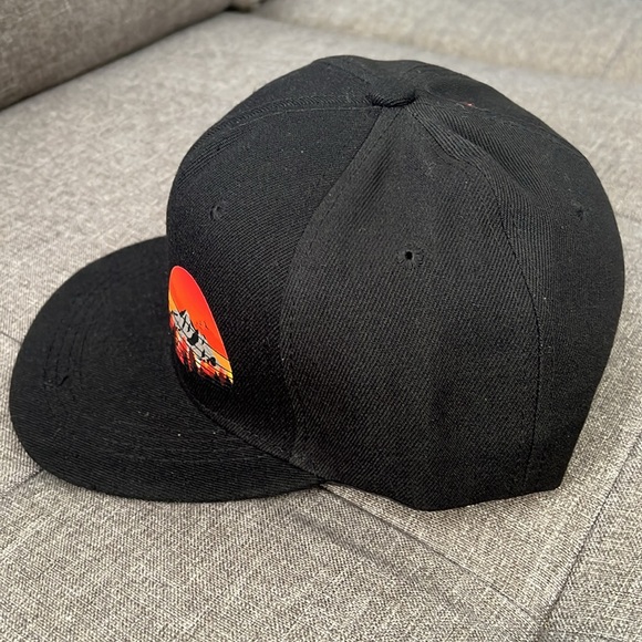 Outdoorsy Scene snapback hat. - Picture 3 of 6